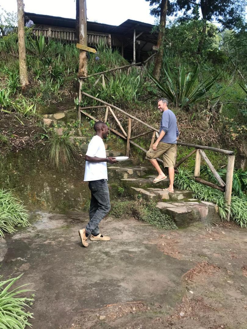 Kabale Om Hostel Bunyonyi מראה חיצוני תמונה