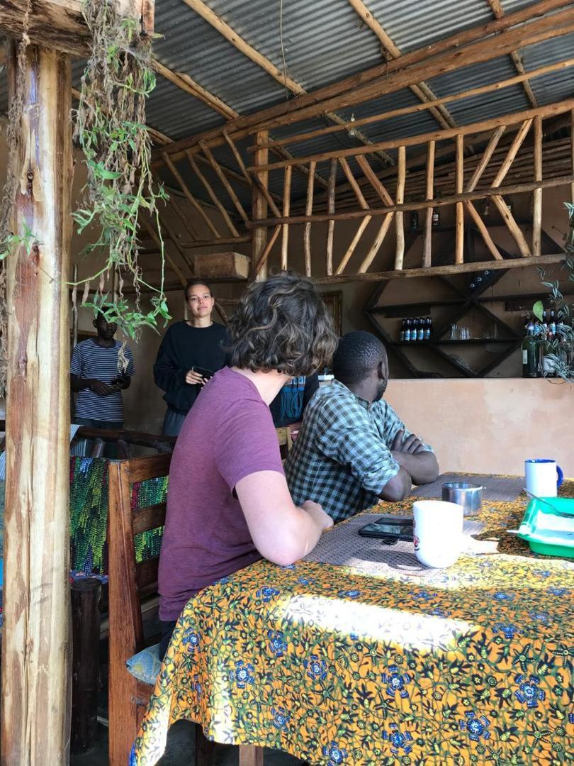 Kabale Om Hostel Bunyonyi מראה חיצוני תמונה